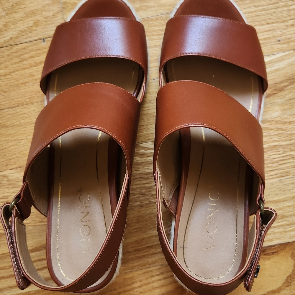 VIONIC leather wedges size 8
